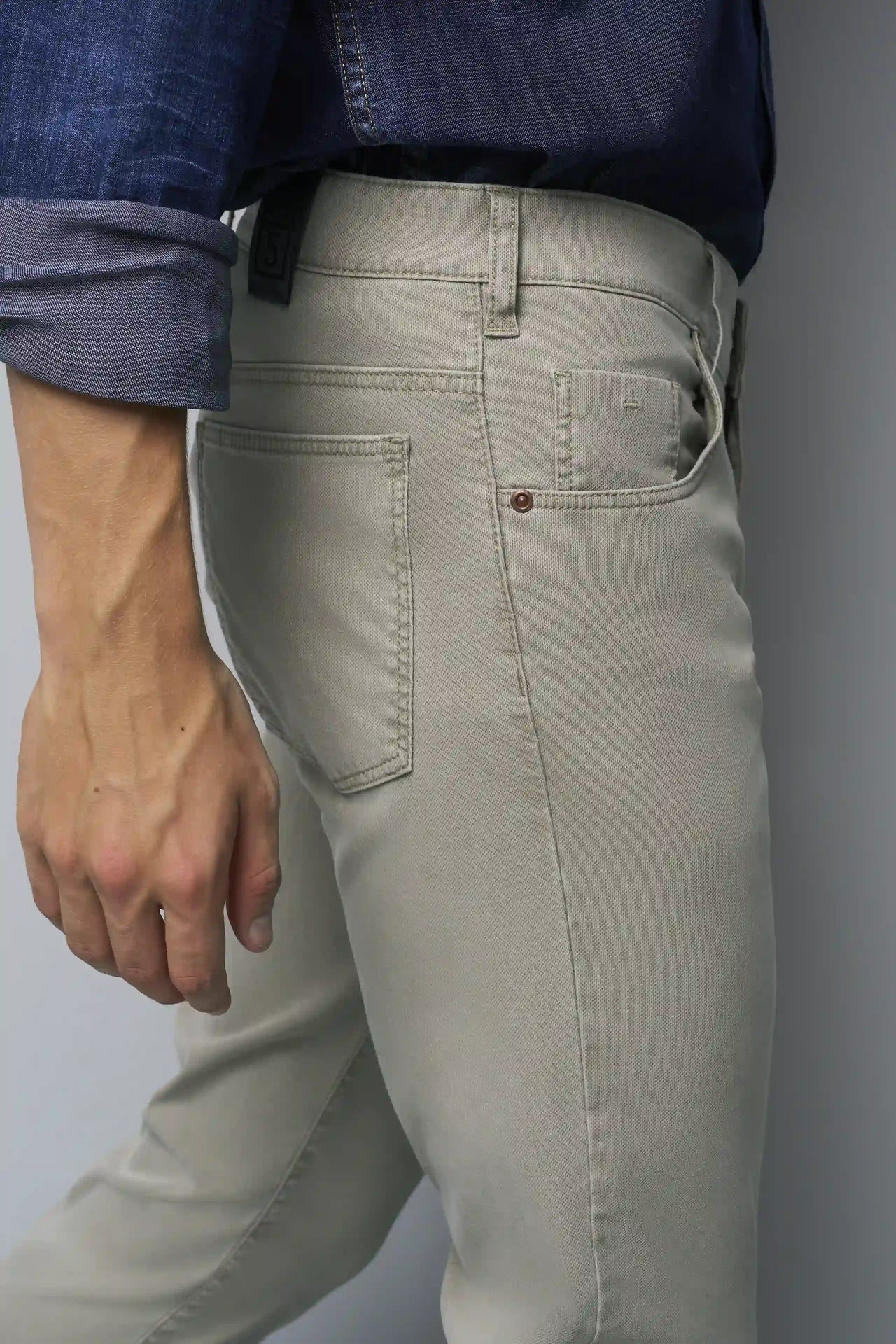 FIVE 9-6186 HIGH PERFORMANCE MICRO STRUCTURE